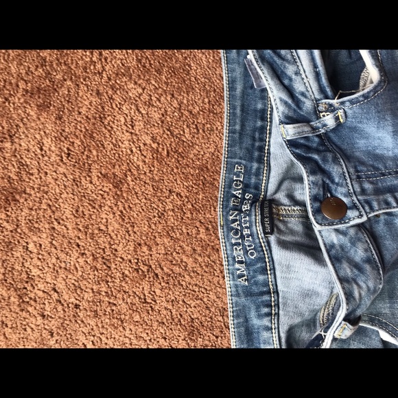 American Eagle Super Stretch distress cropped jean - Picture 3 of 4